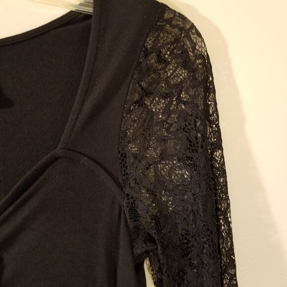 SOLD Hot Topic Cosmic Aura Lace Sleeve Crop Top - Picture 4 of 6